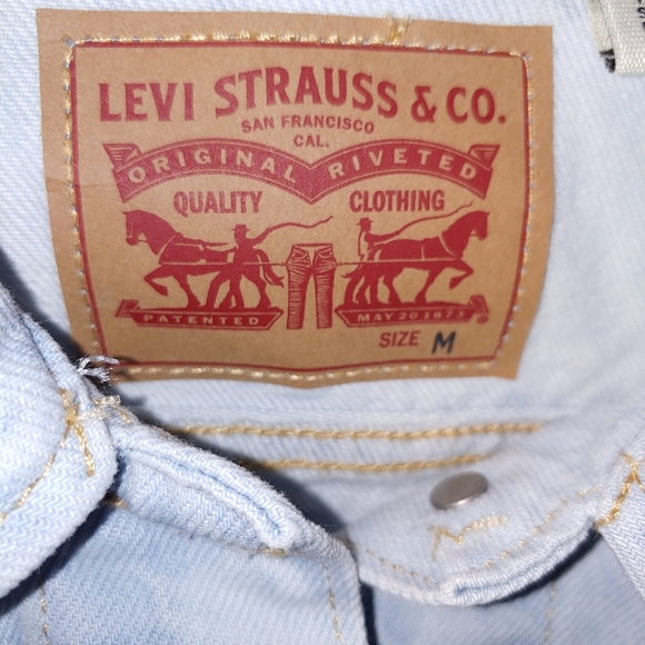 Women Levi's jean jacket - Picture 6 of 6